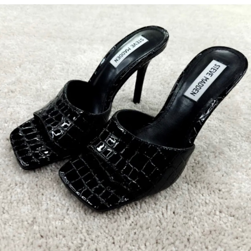 Steve Madden Women's 7 Black Signal Square Toe Heeled Sandal Stiletto Leather